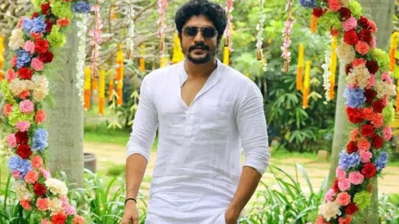 ಹುಟ್ಟುಹಬ್ಬ ಬ್ರೇಕ್ ಹಾಕಿದ ವಸಿಷ್ಠ ಸಿಂಹ
