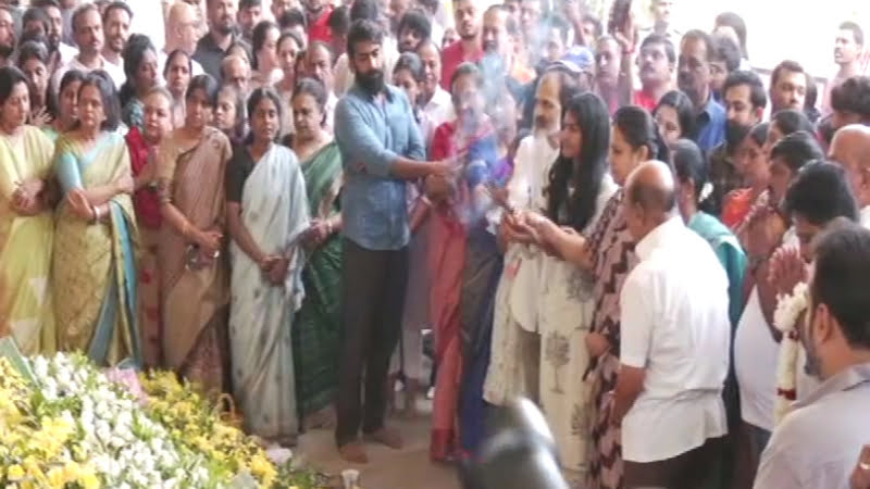 ರಾಜ್ಯಾದ್ಯಂತ ಅಭಿಮಾನಿಗಳಿಂದ ನಮನ