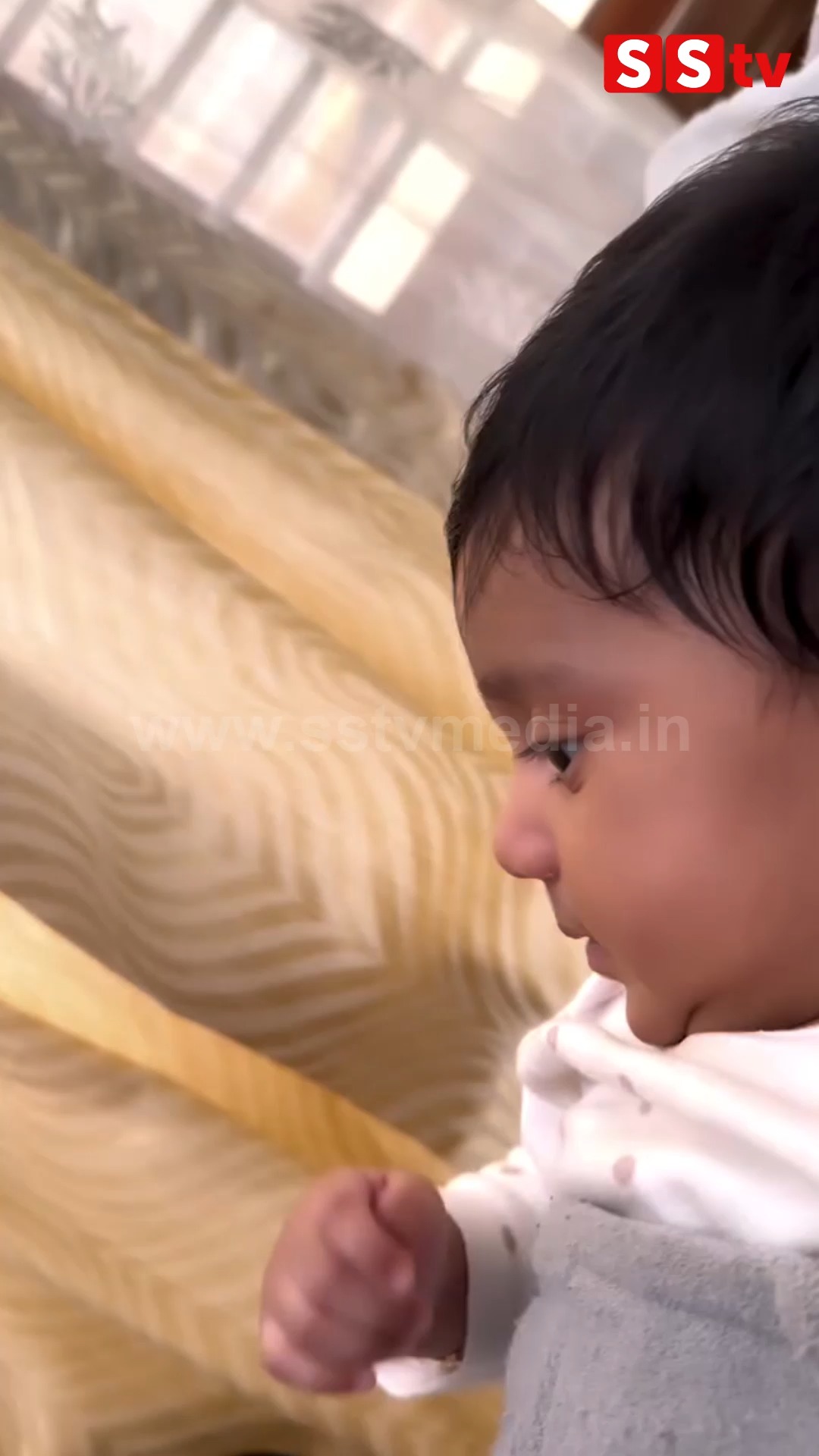ಮಗಳನ್ನು ಮುದ್ದಾಡಿದ ಮಿಲನಾ ನಾಗರಾಜ್