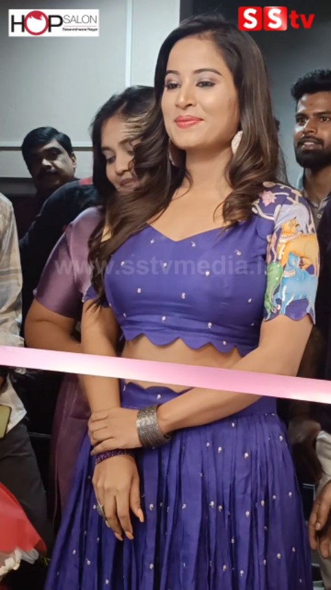 ಹಾಪ್ ಸಲೂನ್ ಗ್ರಾಂಡ್ ಓಪನಿಂಗ್ ಗೆ ಬಂದ ಅನುಷಾ ರೈ