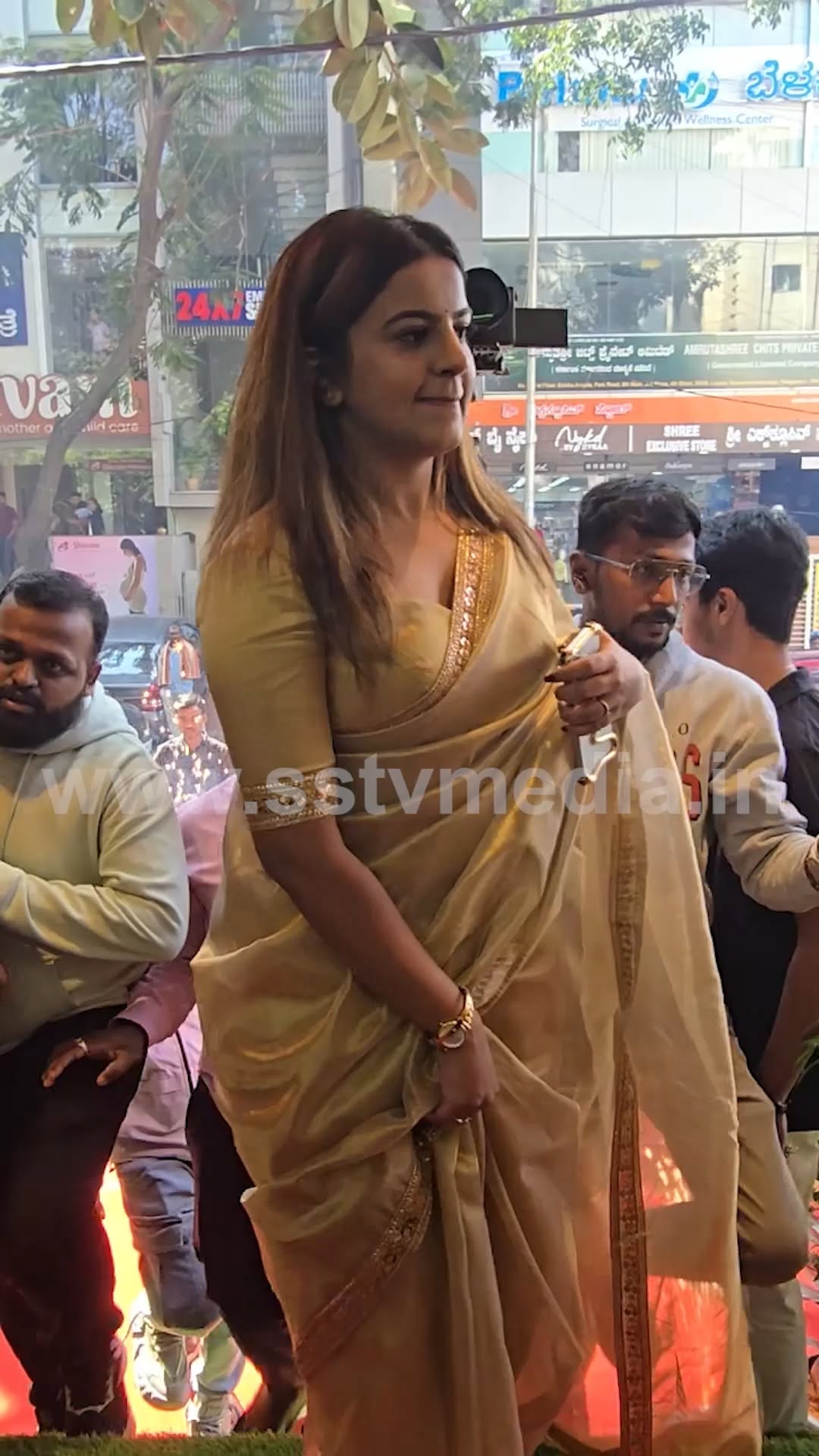 ಕ್ರೇವಿಂಗ್ಸ್ ಕೇಕ್ ಶಾಪ್ ಅಲ್ಲಿ ನಮ್ರತಾ ಗೌಡ