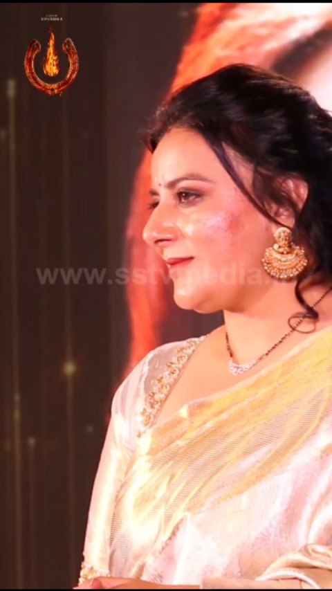 ವೈಟ್ ಸೀರೆಯಲ್ಲಿ ಮಿಂಚಿದ ಪೂಜಾಗಾಂಧಿ