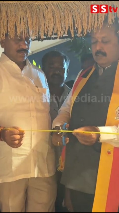 ಸಾಹಿತ್ಯ ಸಮ್ಮೇಳನದಲ್ಲಿ ಕರಕುಶಲ ಮನೆಯನ್ನು ಉದ್ಘಾಟಿಸಿದ ಸಚಿವ ಚಲುವರಾಯಸ್ವಾಮಿ