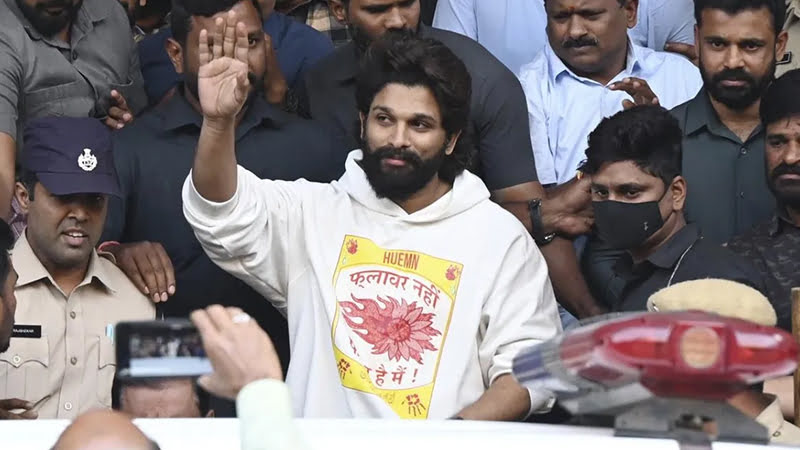ವಕೀಲರೊಂದಿಗೆ ವಿಚಾರಣೆಗೆ ಹಾಜರಾದ ಅಲ್ಲು ಅರ್ಜುನ್