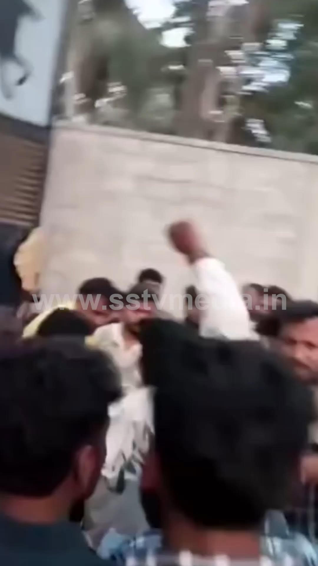ಸಂಕ್ರಾಂತಿ ಹಬ್ಬದಲ್ಲಿ ಫ್ಯಾನ್ಸ್ ಜೊತೆ ದರ್ಶನ್