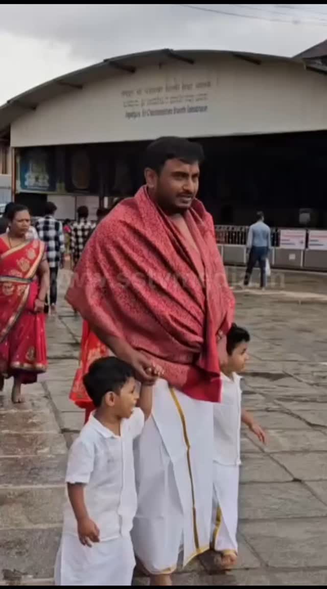 ಶೃಂಗೇರಿಯಲ್ಲಿ ಮಕ್ಕಳಿಗೆ ಅಕ್ಷರಾಭ್ಯಾಸ ಮಾಡಿಸಿದ ಅಮೂಲ್ಯ