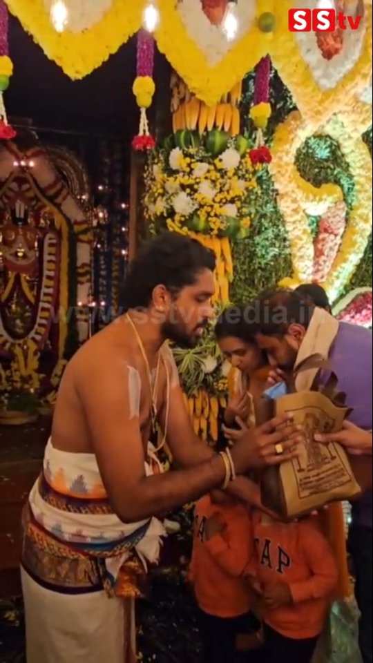 ಮಕ್ಕಳ ಜೊತೆ ದೇವಸ್ಥಾನಕ್ಕೆ ಬಂದ ಅಮೂಲ್ಯ