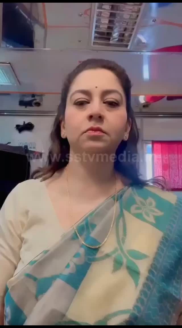How beautiful is the saree wear by Sudharani