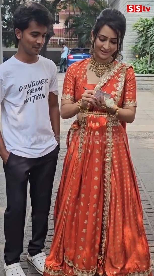 ರಾಣಿ ಹಾಗೆ ಮಿಂಚಿದ ರಾಧಿಕಾ ಪಂಡಿತ್