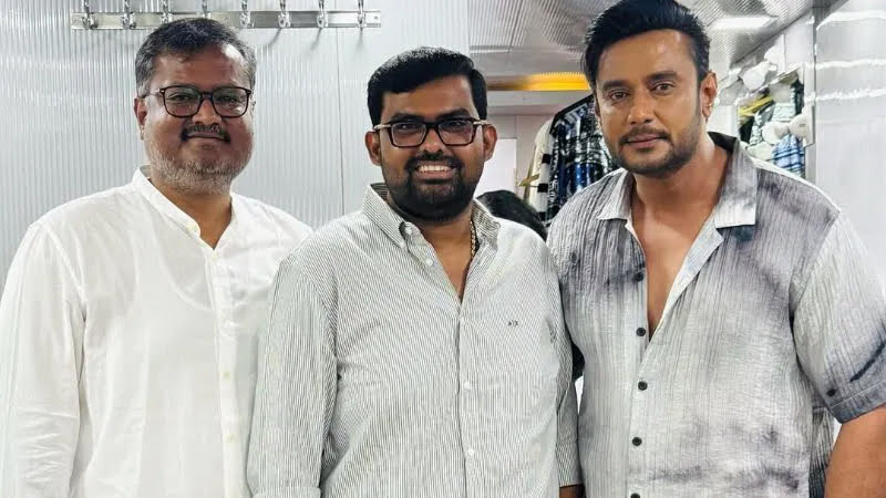 Darshan celebrates friend's birthday on the sets of 'Devil'