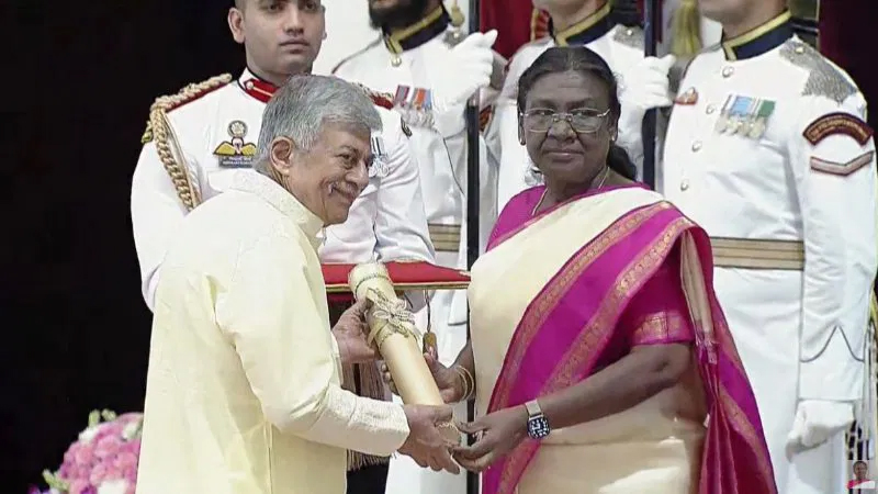 Anantnag, L. Subrahmanyam conferred Padma awards by President