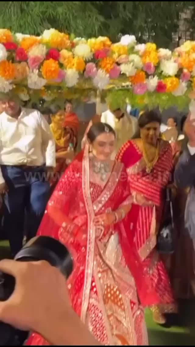 ಅದ್ದೂರಿಯಾಗಿ ಮಂಟಪಕ್ಕೆ ಎಂಟ್ರಿ ಕೊಟ್ಟ ವೈಷ್ಣವಿ ಗೌಡ