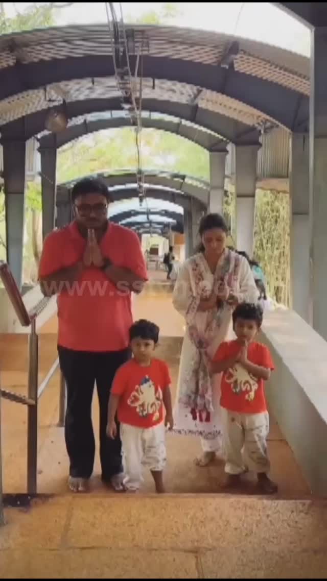 Amulya climbs Tirupati hill with children