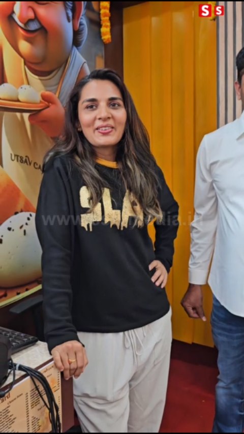 ಉತ್ಸವ ಕೆಫೆ ಶುಭಾರಂಭಕ್ಕೆ ಬಂದ ನಟಿ ಸಿಂಧು ಲೋಕನಾಥ್