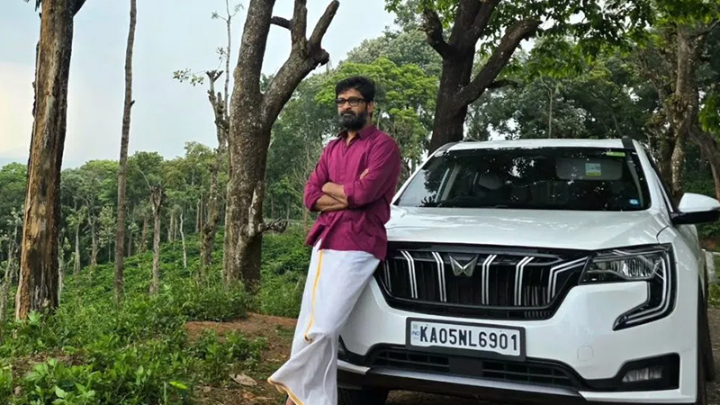 Max Manju buys a new car
