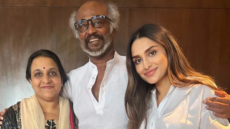 Dhanya Ramkumar meets Rajinikanth in Mysore