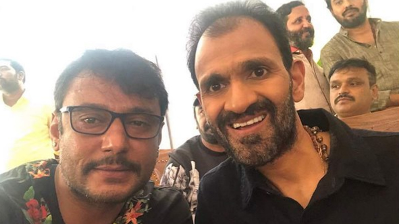 ದುಬೈನಲ್ಲಿದ್ದ ದರ್ಶನ್‌ಗೆ ರಾಘವೇಂದ್ರ ರಾಜ್‌ಕುಮಾರ್ ಫೋನ್ ಕಾಲ್