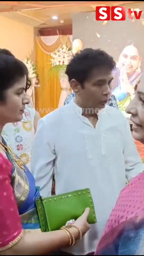 Sharan celebrates his sister's birthday