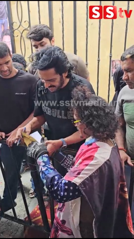 Look how creative Uppi fans are